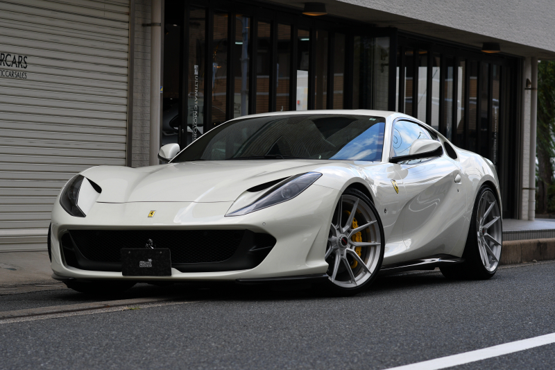 フェラーリ 812 スーパーファスト 