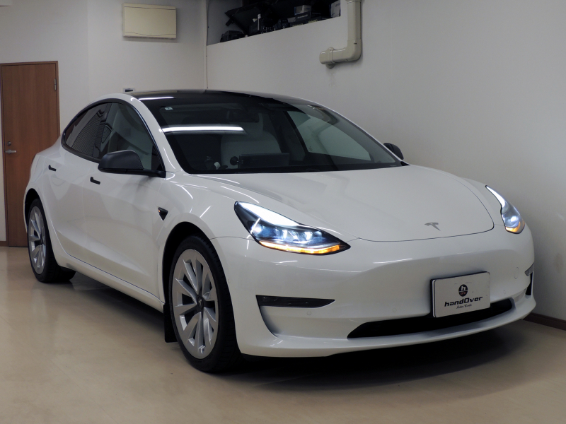テスラ モデル3 ロングレンジ　AWDデュアルモーター　ワンオーナー　ユーザー様買取車両　ホワイトレザー　TBR　Yokeステアリング　カーボンドアミラーカバー　カーボンシフト　F．Rドラレコ　デジタルインナーミラー　オリジナルパーツ有