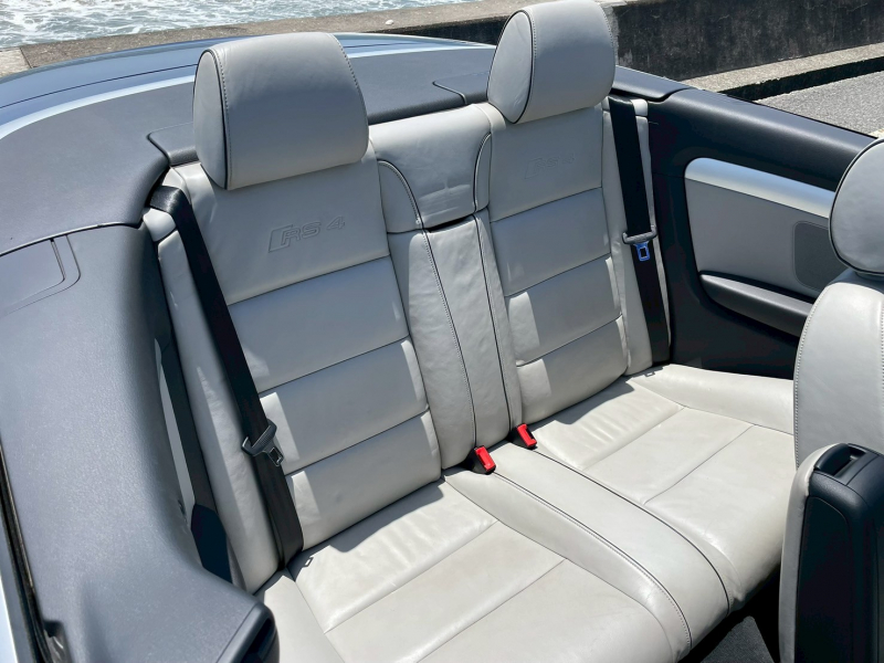 アウディ RS4 カブリオレの中古車