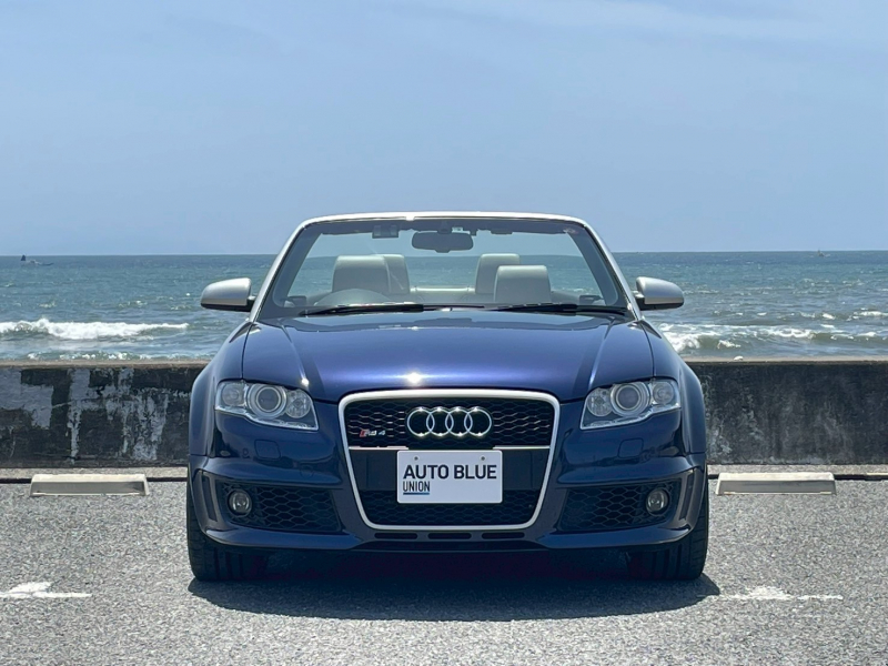 アウディ RS4 カブリオレの中古車