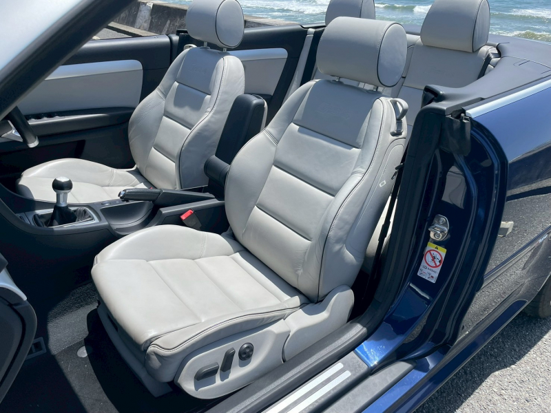 アウディ RS4 カブリオレの中古車