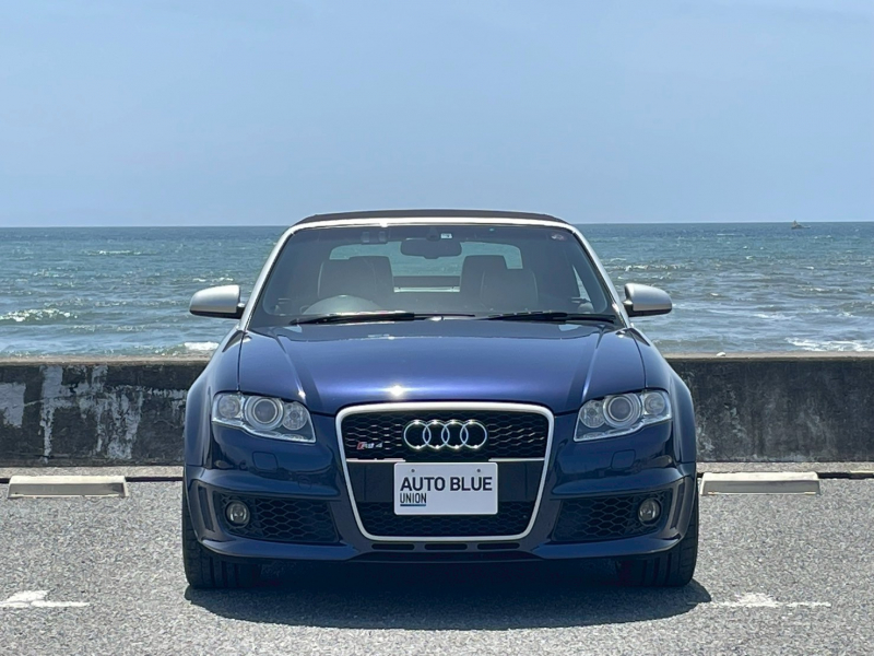 アウディ RS4 カブリオレの中古車
