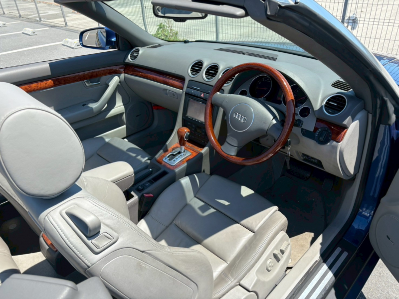 アウディ A4 カブリオレの中古車