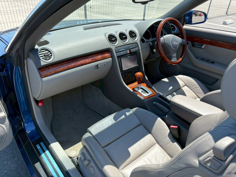 アウディ A4 カブリオレの中古車
