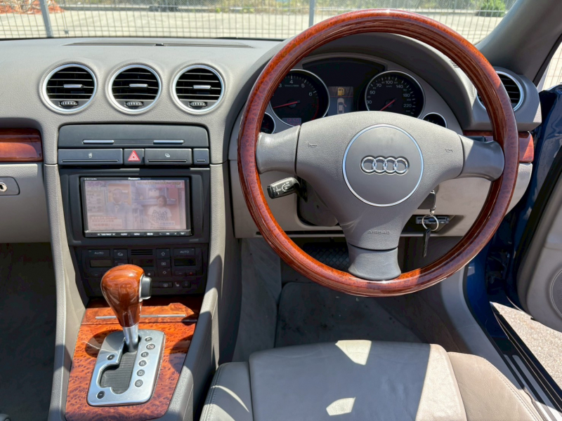 アウディ A4 カブリオレの中古車