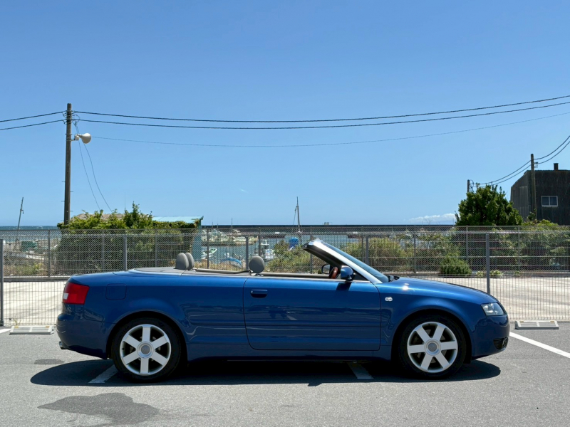 アウディ A4 カブリオレの中古車
