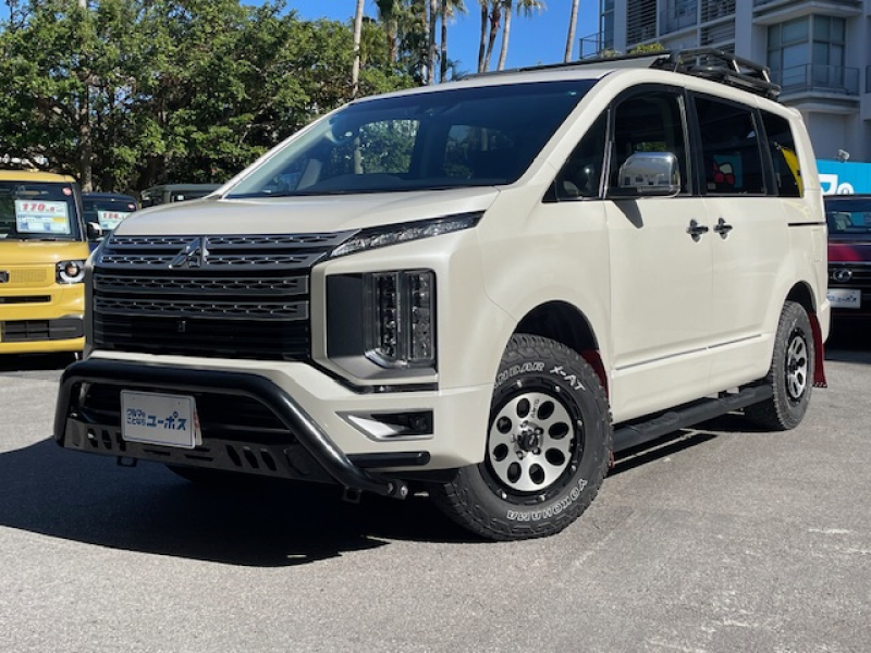 三菱 デリカD:5 OP10年保証対象車　KADDISルーフラック／ディフレクター／リアラダー　BATTLEZ（JAOS製）リフトアップ　ベッドキット　360度カメラ　パワーバックドア　フリップダウンモニター