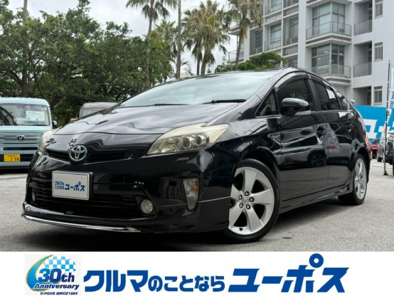 トヨタ プリウス モデリスタエアロ　純正8インチナビ（フルセグTV／CD／DVD／Bluetooth）バックカメラ　ETC　LEDヘッドライト　フォグランプ　純正17インチアルミホイール　スマートキー　プッシュスタート