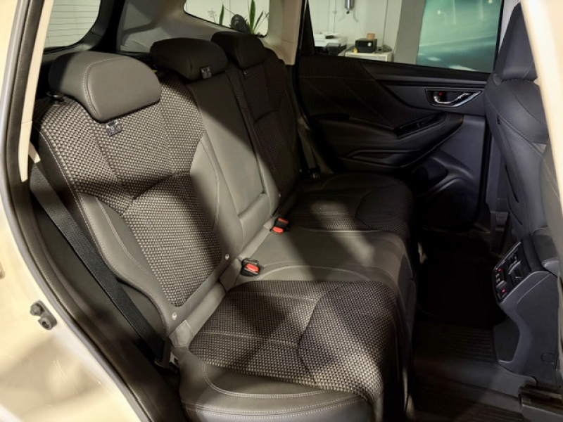 スバル フォレスター