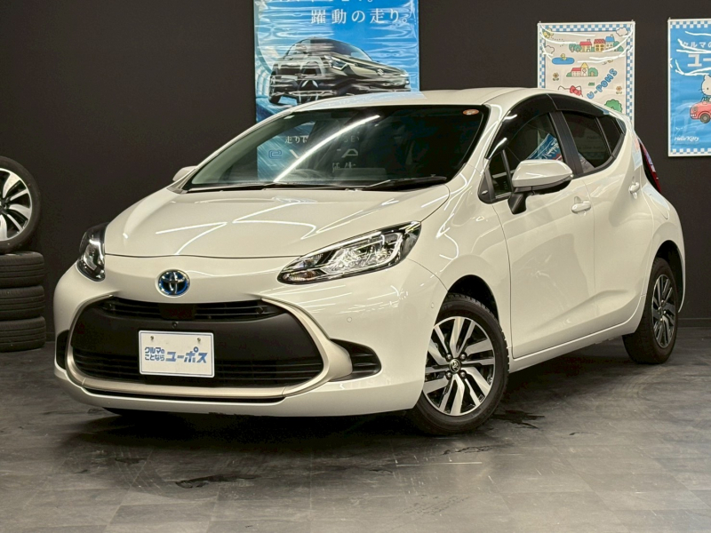 トヨタ アクア G　アドバントスパーク搭載車両　オートマチックハイビーム　コーナーセンサー　純正メモリーナビ　バックカメラ　クルーズコントロール　ステアリングスイッチ　ETC　OP10年保証対象車両