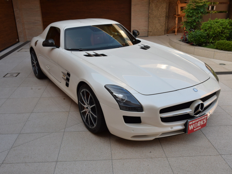 1/18 GTAutos Mercedes-Benz SLS AMG (White) Diecast Car Model
