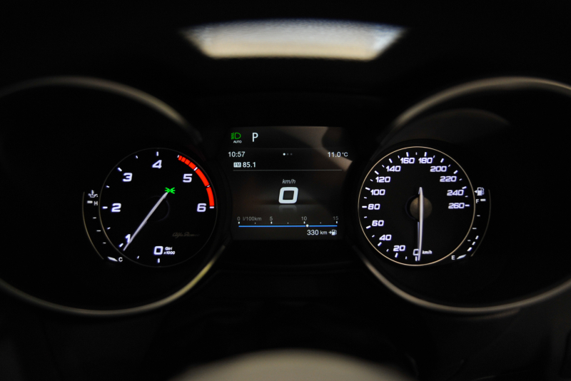 アルファロメオ STELVIO 中古車