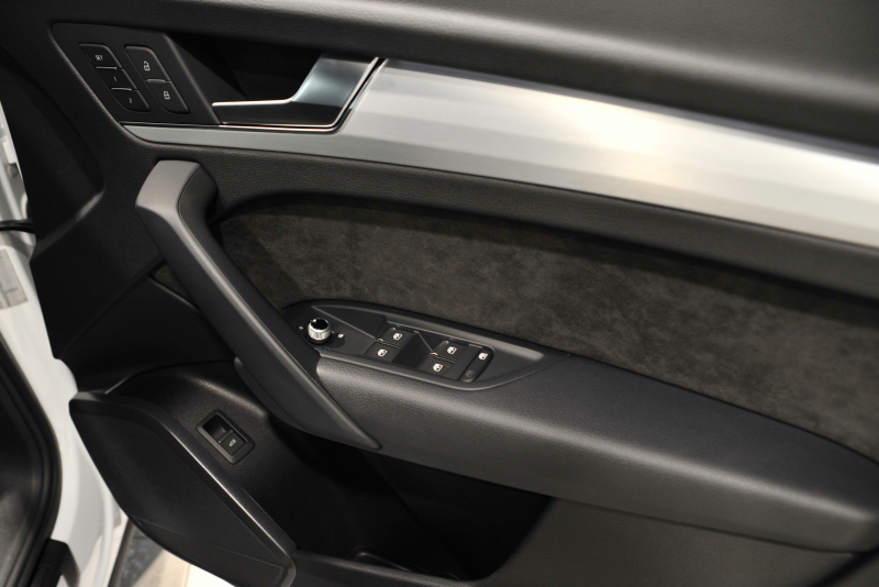 アウディ Q5 中古車