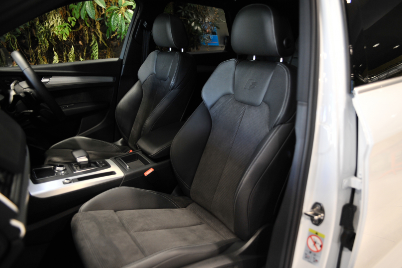 アウディ Q5 中古車