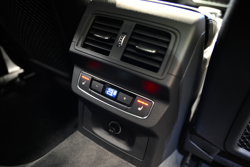 アウディ Q5 中古車