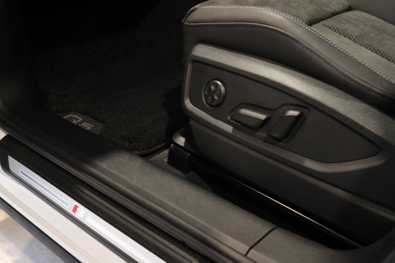 アウディ Q5 中古車