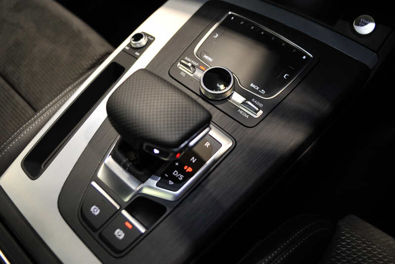 アウディ Q5 中古車