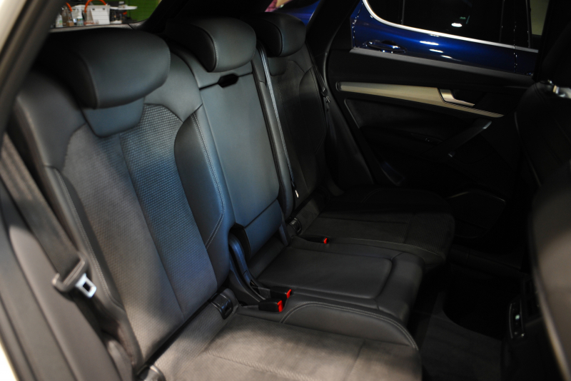 アウディ Q5 中古車