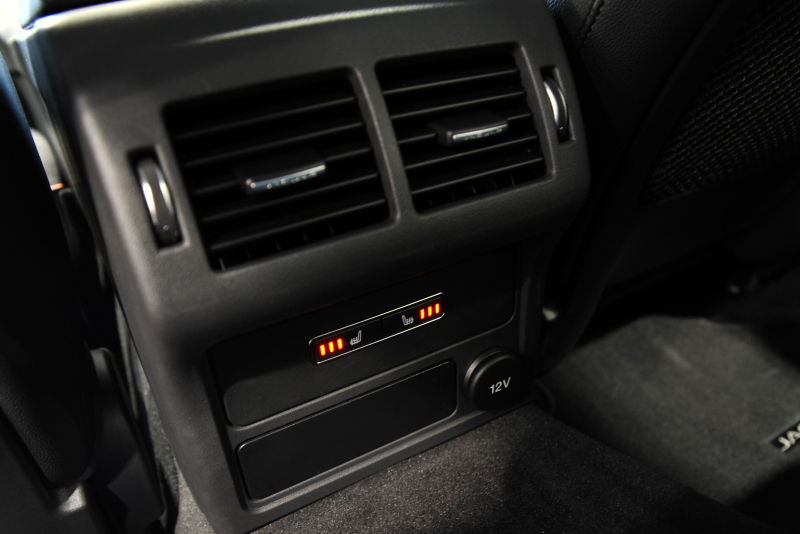 ジャガー XFスポーツブレイク 中古車