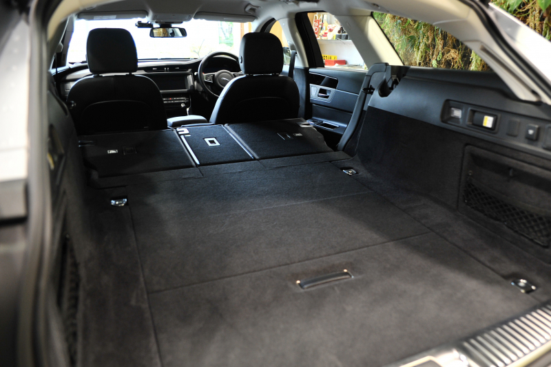 ジャガー XFスポーツブレイク 中古車