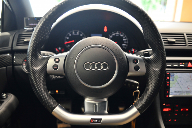 アウディ RS4 中古車