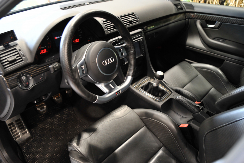 アウディ RS4 中古車