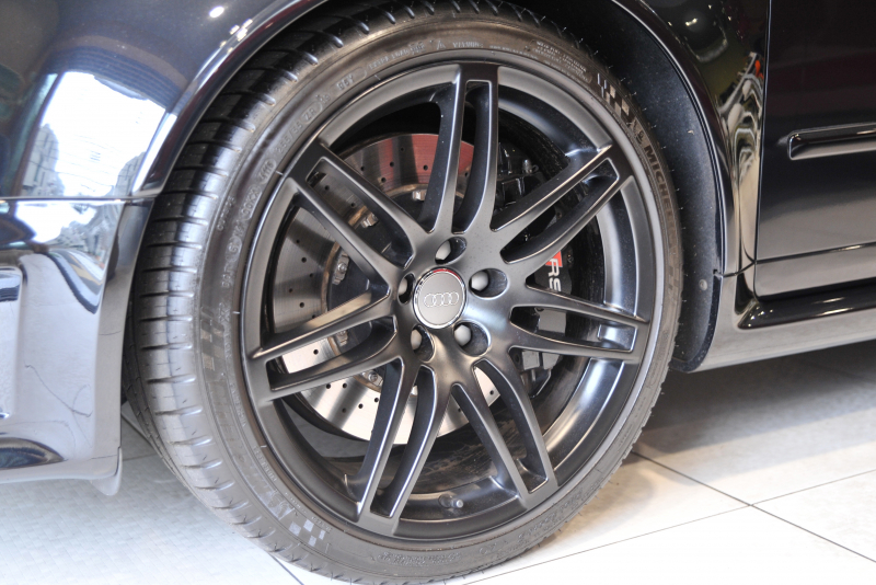 アウディ RS4 中古車