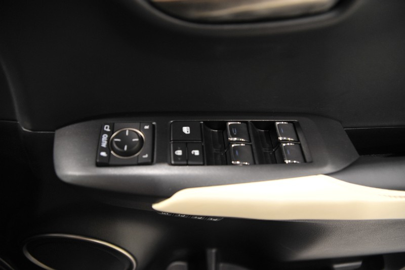 レクサス NX 中古車