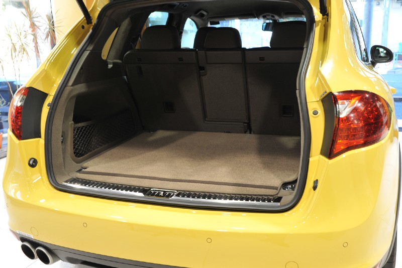 ポルシェ カイエン 中古車