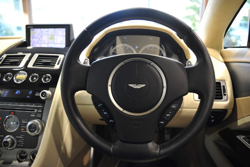 アストンマーティン ラピード 中古車