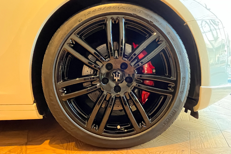 マセラティ ギブリ 中古車