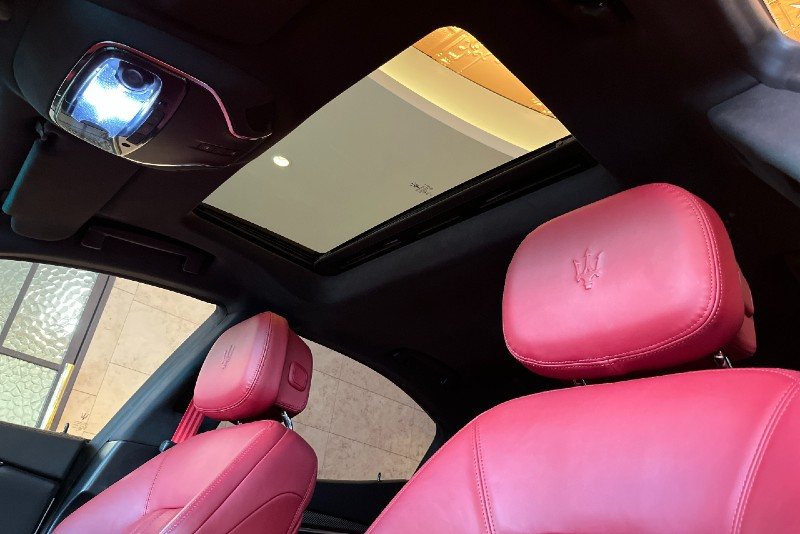 マセラティ ギブリ 中古車