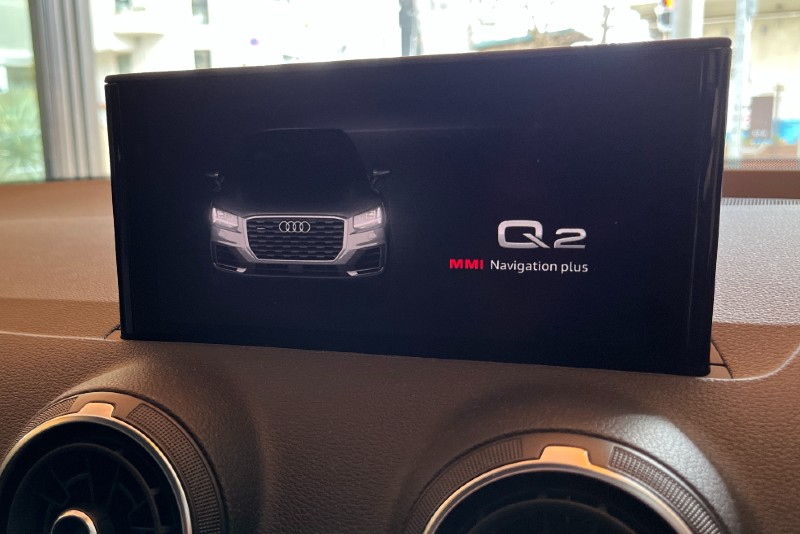 アウディ Q2 中古車