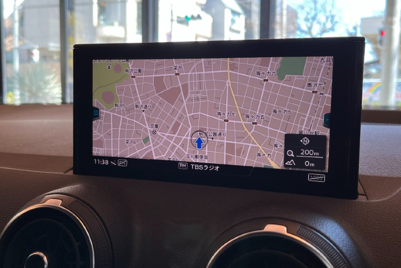 アウディ Q2 中古車