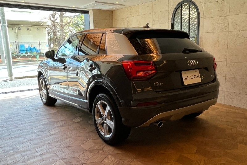 アウディ Q2 中古車