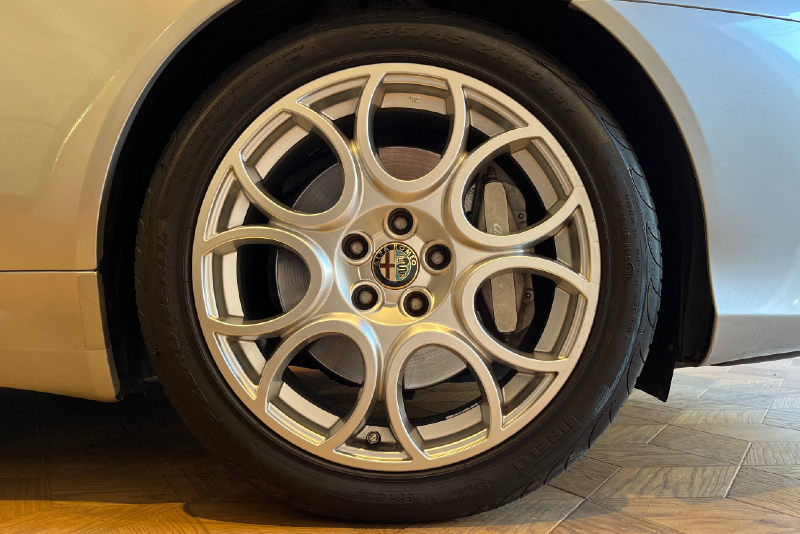 アルファロメオ スパイダー 中古車