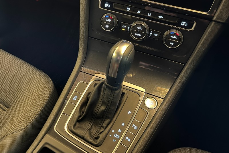 フォルクスワーゲン ゴルフヴァリアント 中古車