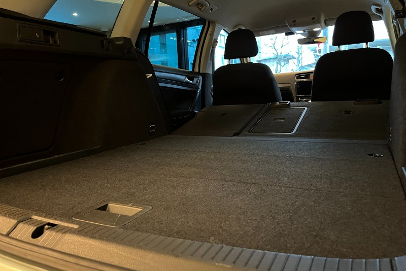 フォルクスワーゲン ゴルフヴァリアント 中古車