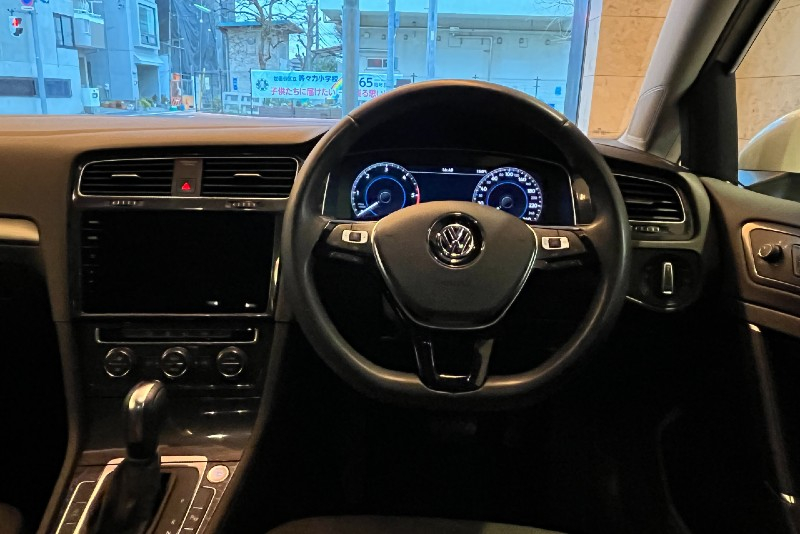 フォルクスワーゲン ゴルフヴァリアント 中古車