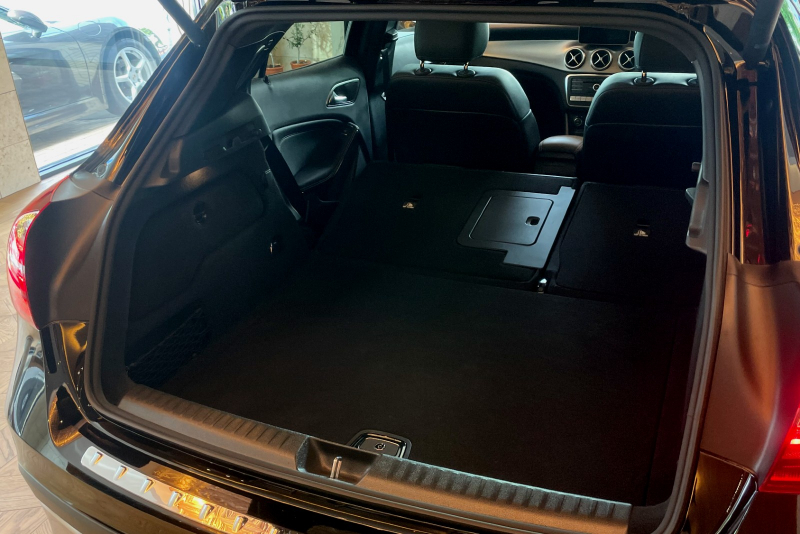 メルセデスベンツ GLA 中古車