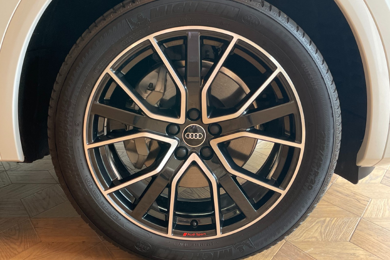 アウディ Q5 中古車