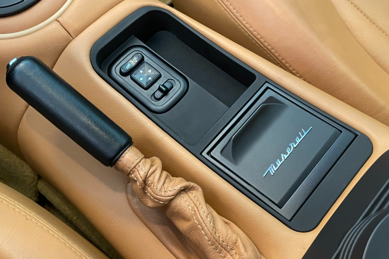 マセラティ クーペ 中古車