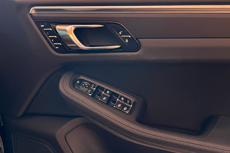 ポルシェ マカン 中古車