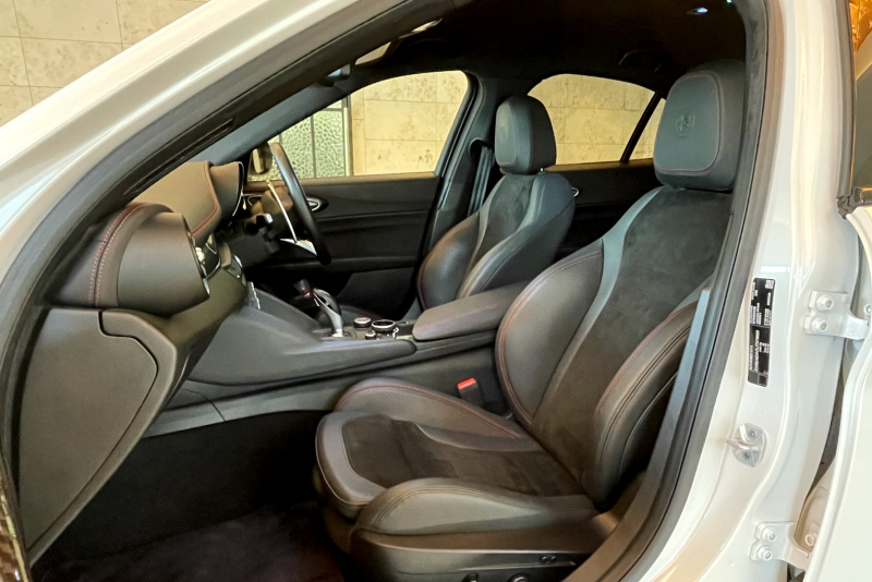 アルファロメオ ジュリア 中古車