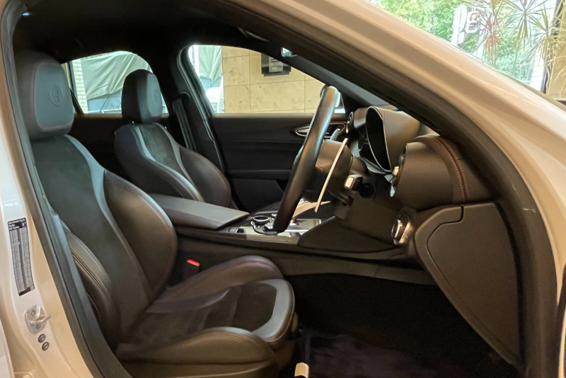 アルファロメオ ジュリア 中古車