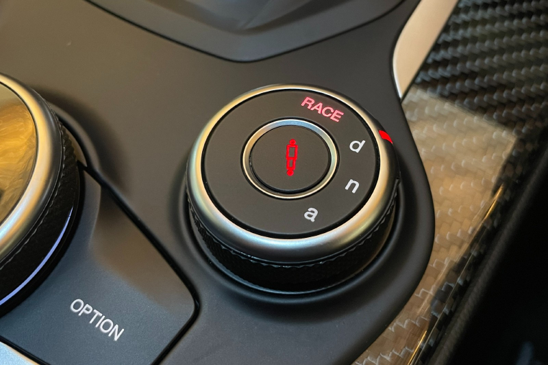 アルファロメオ ジュリア 中古車