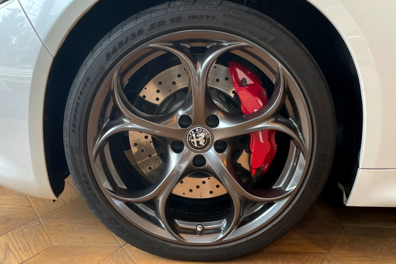 アルファロメオ ジュリア 中古車