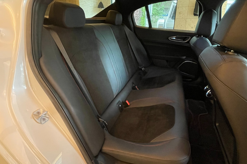 アルファロメオ ジュリア 中古車