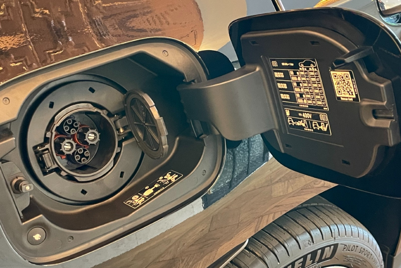 メルセデスベンツ EQC 中古車