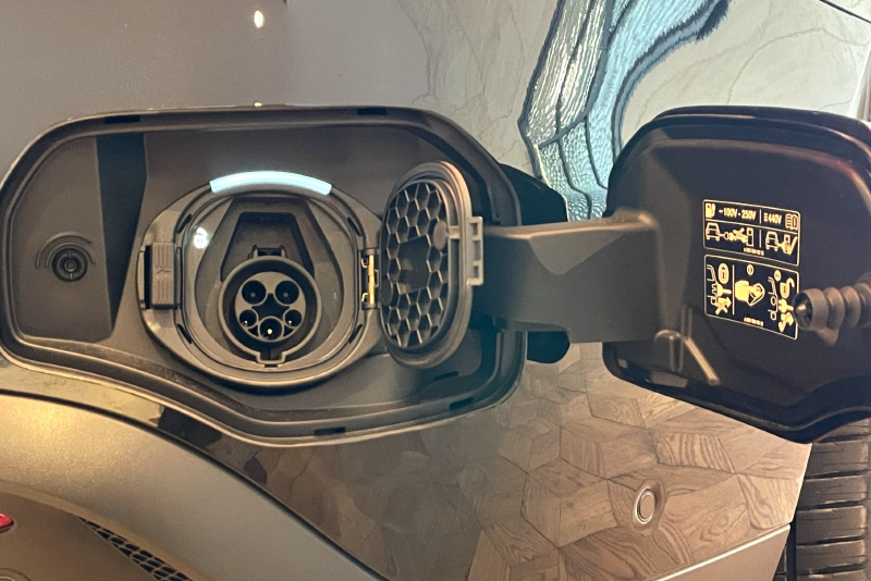 メルセデスベンツ EQC 中古車